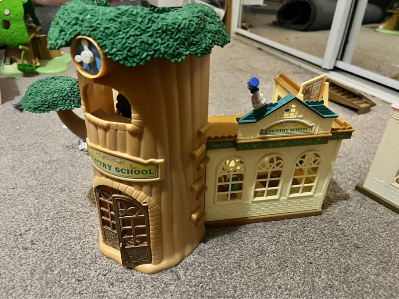 Sylvanian families clearance country school