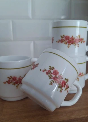 4 tasses à café Arcopal Mini Roses, marque: Arcopal, état: Très bon état, 4,00 €, 4,90 € Protection acheteurs incluse