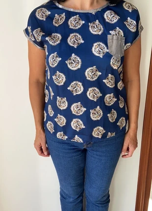 Tee shirt Miss United Ts( taille grand) marine classe avec les rebords argenté. Zip dos., marque: Miss United, état: Très bon état, taille: L / 40 / 12, 7,00 €, 8,05 € Protection acheteurs incluse