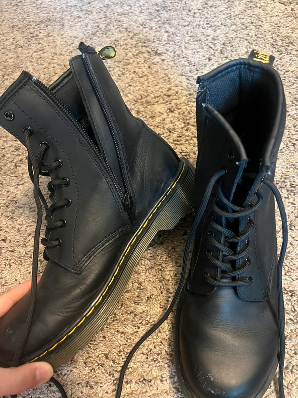 Dr. Martens 3