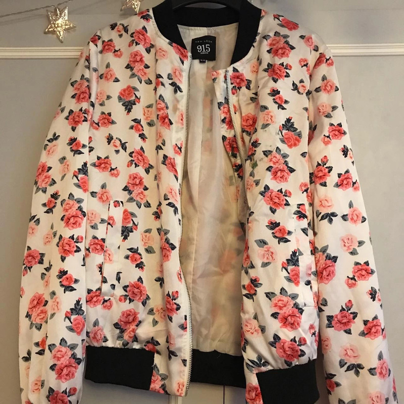 New look floral pink rose bomber jacket - Vinted