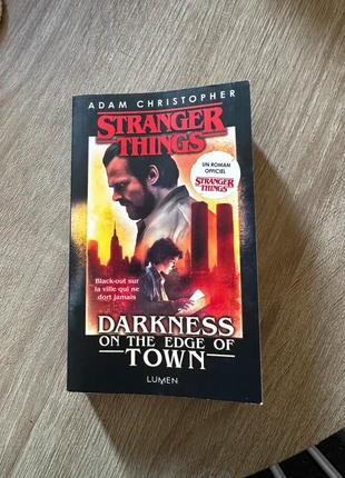 Stranger Things - darkness on the edge of town, condizioni: Buone, €1.50, €2.28 include la Protezione acquisti