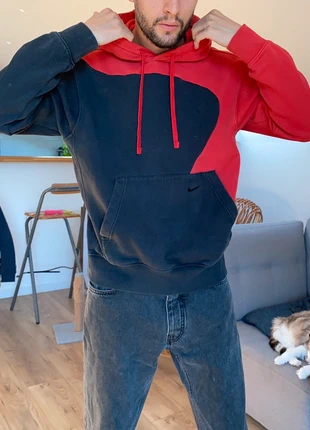 Hoodie sweat à capuche Nike bicolore rouge et noir swoosh brodé - taille S, marque: Nike, état: Bon état, taille: S, 6,00 €, 7,00 € Protection acheteurs incluse