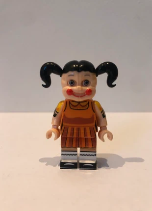 type lego Lady Robot. Squid Game, brand: Squid Game, condizioni: Ottime, taglia: Taglia unica, €5.00, €5.95 include la Protezione acquisti