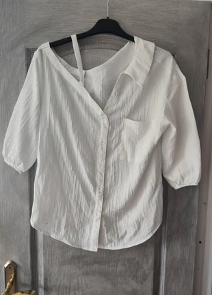 Blouse asymétrique blanche, marque: Shein, état: Neuf sans étiquette, taille: S / 36 / 8, 5,00 €, 5,95 € Protection acheteurs incluse