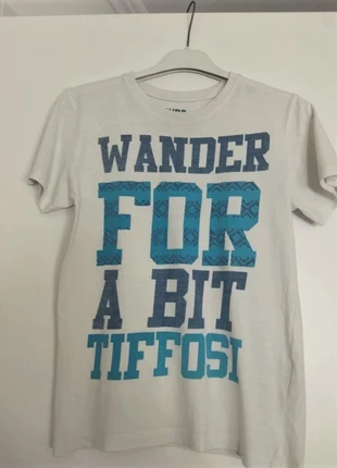 Camisola criança manga curta, marca: Tiffosi, estado: Muito bom, tamanho: 8 anos / 128 cm, €2.00, €2.80 inclui Proteção do Comprador