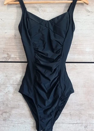 Maillot de bain une pièce noir ventre plat neuf, marke: Cupshe, zustand: Neu, mit Etikett, größe: S / 36 / 8, 25,00 €, 26,95 € inklusive Vinted-Käuferschutz