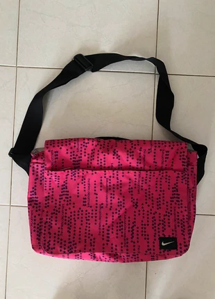 Borsa Nike rosa con stelle, brand: Nike, condizioni: Ottime, €9.00, €10.15 include la Protezione acquisti