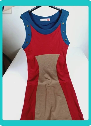 A1093 - Vestido Turquesa, Vermelho e Bege MissCouture 2XL | Stylish and Comfortable Sleeveless Dress, marca: misscouture, estado: Muito bom, tamanho: XXL / 44 / 16, €37.00, €39.55 inclui Proteção do Comprador