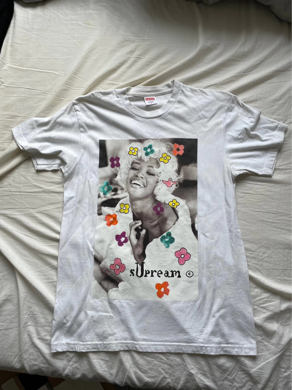 Supreme naomi tee - Vinted