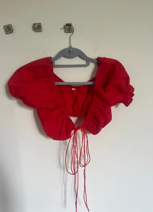 mini top rosso, brand: Shein, condizioni: Ottime, taglia: S / IT 40 / EU 36, €5.00, €5.95 include la Protezione acquisti