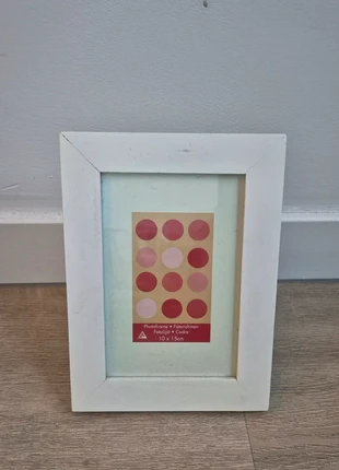 Wit fotolijstje 10x15 cm, merk: Met, staat: Heel goed, € 1,00, € 1,75 inclusief Kopersbescherming