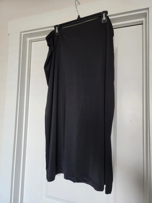 Black pencil skirt 1