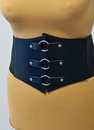 Vintage  faux leather corset punk goth faux leather elastic belt with buttons, zustand: Neu, größe: 75, 8,00 €, 9,10 € inklusive Vinted-Käuferschutz