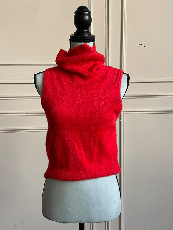 Super soft red sleeveless turtleneck top Vinted