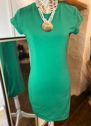 Robe Basic H&M 🌸, merk: H&M, staat: Nieuw zonder prijskaartje, maat: L / 40 / 12, € 8,00, € 9,10 inclusief Kopersbescherming