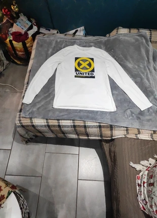 Maillot à manches longues Kiabi taille S/ 16 ans, marque: Kiabi, état: Très bon état, taille: 16 ans / 176 cm, 2,00 €, 2,80 € Protection acheteurs incluse