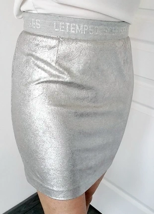 Mini jupe argent sexy Le Temps des Cerises M 38, merk: Le Temps des Cerises, staat: Heel goed, maat: M / 38 / 10, € 3,00, € 3,85 inclusief Kopersbescherming