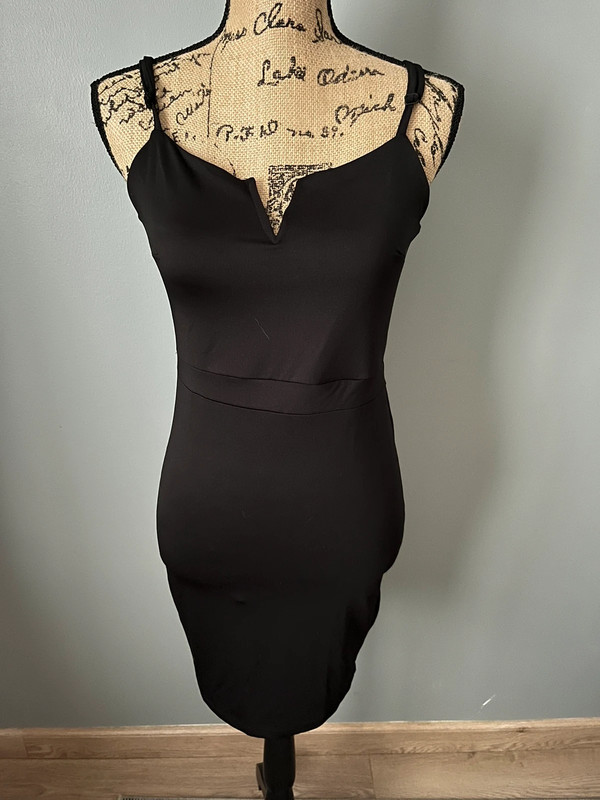 Robe noir jennyfer hotsell