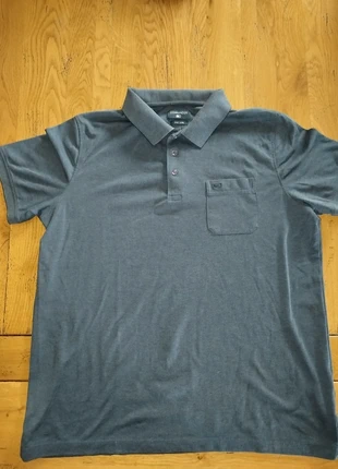 polo homme sport Commander T.XL comme neuf, marque: Commander, état: Très bon état, taille: XL, 4,00 €, 4,90 € Protection acheteurs incluse