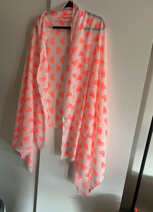 Écharpe Pull&Bear blanche à cœur rose fluo, marca: Pull & Bear, estado: Nuevo sin etiquetas, 2,00 €, 2,80 € Protección al comprador incluida