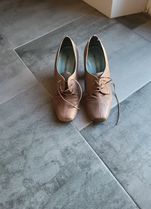 Jolies chaussures T 38.5 cm. Crème. Talon bois. Très bon état , brand: Ana Bonilla, condition: Very good, size: 38.5, €5.00, €5.95 includes Buyer Protection