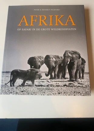 Boek Afrika Op safari in de grote wildreservaten, staat: Heel goed, € 15,00, € 16,45 inclusief Kopersbescherming