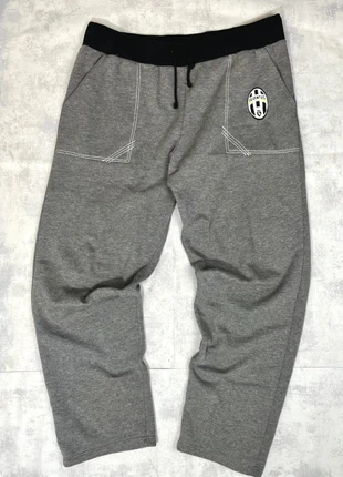 Jogging coupe droite large Juventus gris y2k 2000s sport Taille L/XL, marque: Juventus, état: Très bon état, taille: XL, 14,00 €, 15,40 € Protection acheteurs incluse