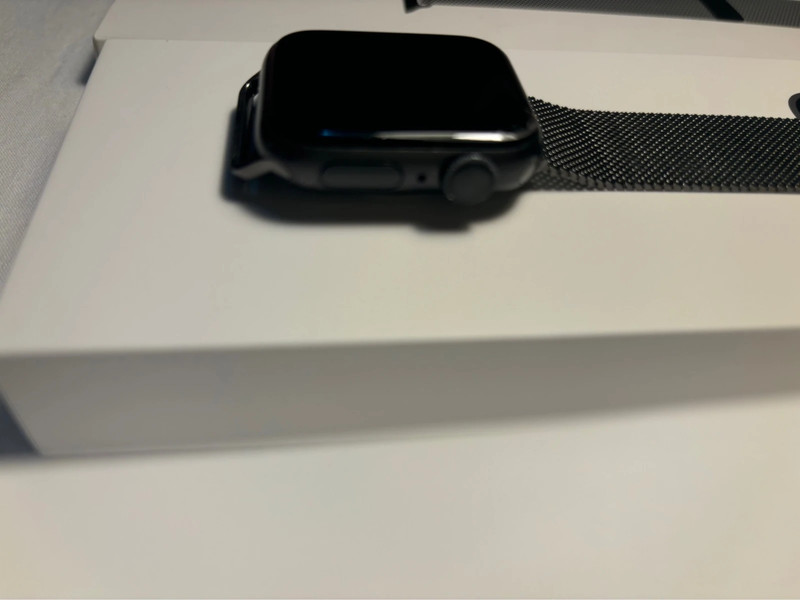 Apple Watch series 6 space gray aluminum 5