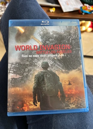 World invasion, staat: Heel goed, € 5,00, € 5,95 inclusief Kopersbescherming