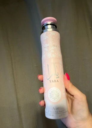 Bombe de Dubaï, Yara, Rose, marke: Lattafa, zustand: Neu, mit Etikett, 5,00 €, 5,95 € inklusive Vinted-Käuferschutz