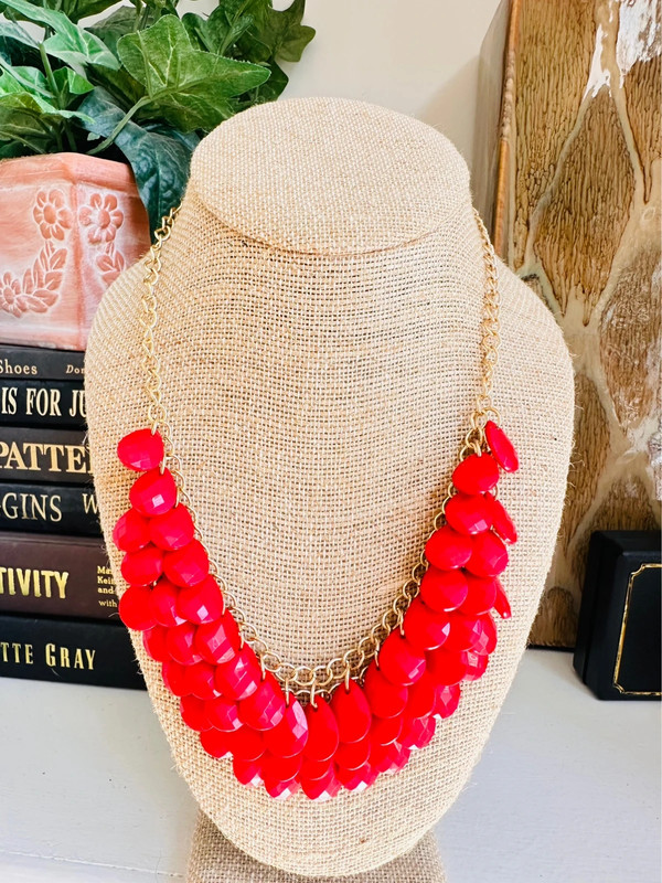 Red and gold necklace 1