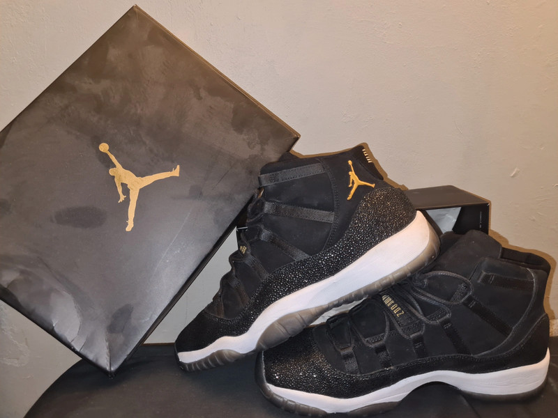 Jordan 11 black with glitter clearance