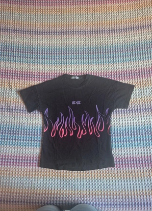 T-shirt bambina, marke: AC/DC, zustand: Neu, größe: 8 Jahre / 128, 2,00 €, 2,80 € inklusive Vinted-Käuferschutz