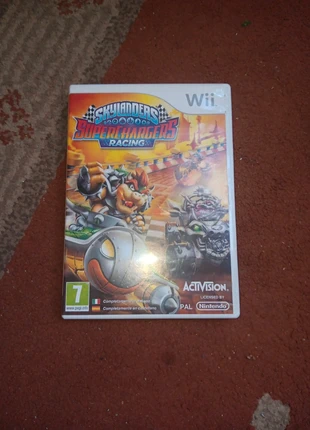 Skylanders racing (viene con un skylander y 2 vehículos) , merk: Wii, staat: Heel goed, € 18,00, € 19,60 inclusief Kopersbescherming