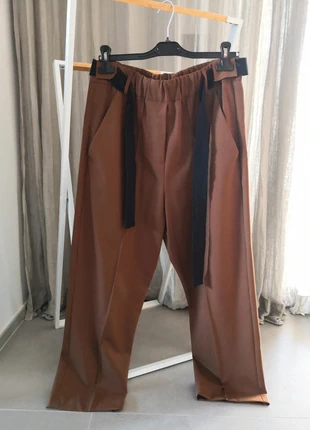 Pantaloni donna in lana rasata Alysi, brand: Alysi, condizioni: Ottime, taglia: L / IT 44 / EU 40, €100.00, €105.70 include la Protezione acquisti