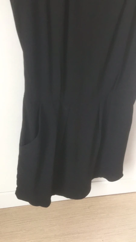 Robe noire col V - photo numéro 3