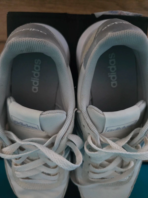 Basket adidas 38 2/3 - photo numéro 3