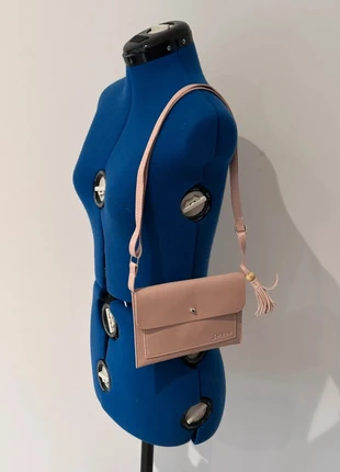 Petit sac bandoulière rose poudré avec pompon décoratif – SHEIN, marque: Shein, état: Très bon état, 7,00 €, 8,05 € Protection acheteurs (Pro) incluse