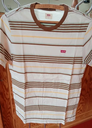 T-shirt Levi's Vintage taille s, merk: Levi's, staat: Heel goed, maat: S, € 2,00, € 2,80 inclusief Kopersbescherming