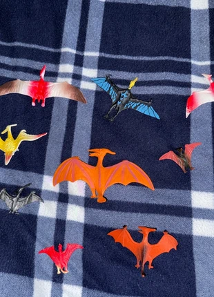 Verschillende plastic draken, merk: Dragon, staat: Heel goed, maat: Universeel, € 3,00, € 3,85 inclusief Kopersbescherming