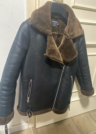 Giacca boohoo con pelliccia , marca: Boohoo, estado: Muy bueno, tamaño: XS / 34 / 6, 25,00 €, 26,95 € Protección al comprador incluida