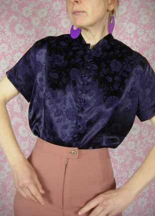 top vintage violet façon asiatique col mao satiné fleurs ton sur ton, brand: Vintage Dressing, condition: Very good, size: XL / 42 / 14, €25.00, €26.95 includes Buyer Protection Pro