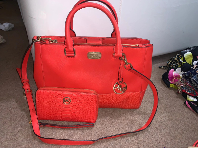 Michael Kors Coral handbag and matching purse Vinted