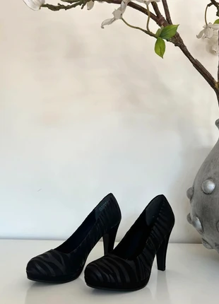 Hakken zwart ., merk: Marco Tozzi, staat: Nieuw zonder prijskaartje, maat: 38, € 29,95, € 32,15 inclusief Kopersbescherming