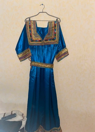 robe kabyle en satin bleu, marke: algérie, zustand: Sehr gut, größe: M / 38 / 10, 30,00 €, 32,20 € inklusive Vinted-Käuferschutz