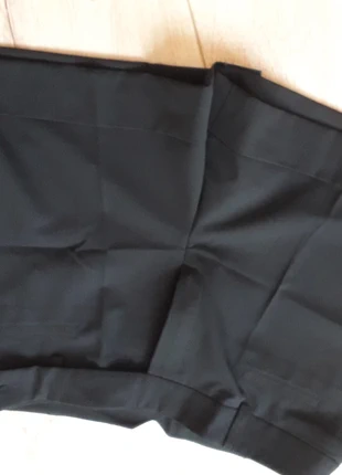 Petit Short NOIR, marque: Camaïeu, état: Très bon état, taille: XL / 42 / 14, 6,00 €, 7,00 € Protection acheteurs incluse