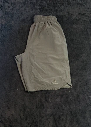 Short sport adidas gris foncé - taille S, brand: adidas, condizioni: Ottime, taglia: S, €10.00, €11.20 include la Protezione acquisti