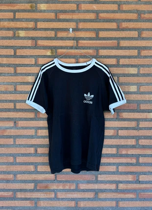 camiseta adidas vintage 2000s, merk: adidas, staat: Goed, maat: M, € 10,00, € 11,20 inclusief Kopersbescherming
