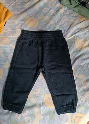 Pantalone, marca: Blukids, estado: Novo sem etiquetas, tamanho: 6-9 meses / 68 cm, €2.00, €2.80 inclui Proteção do Comprador